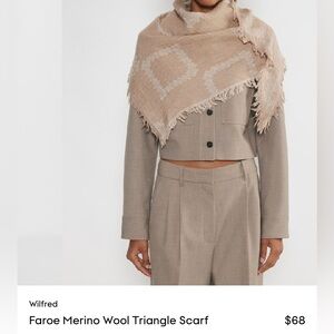 Wilfred triangle scarf 100% wool